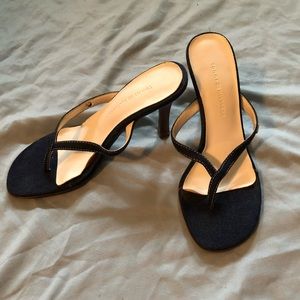 Tommy Hilfiger Dark Denim Thong Sandals, Size 6.5
